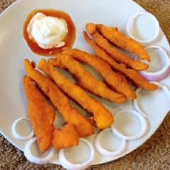 A picture of Chicken fingers.