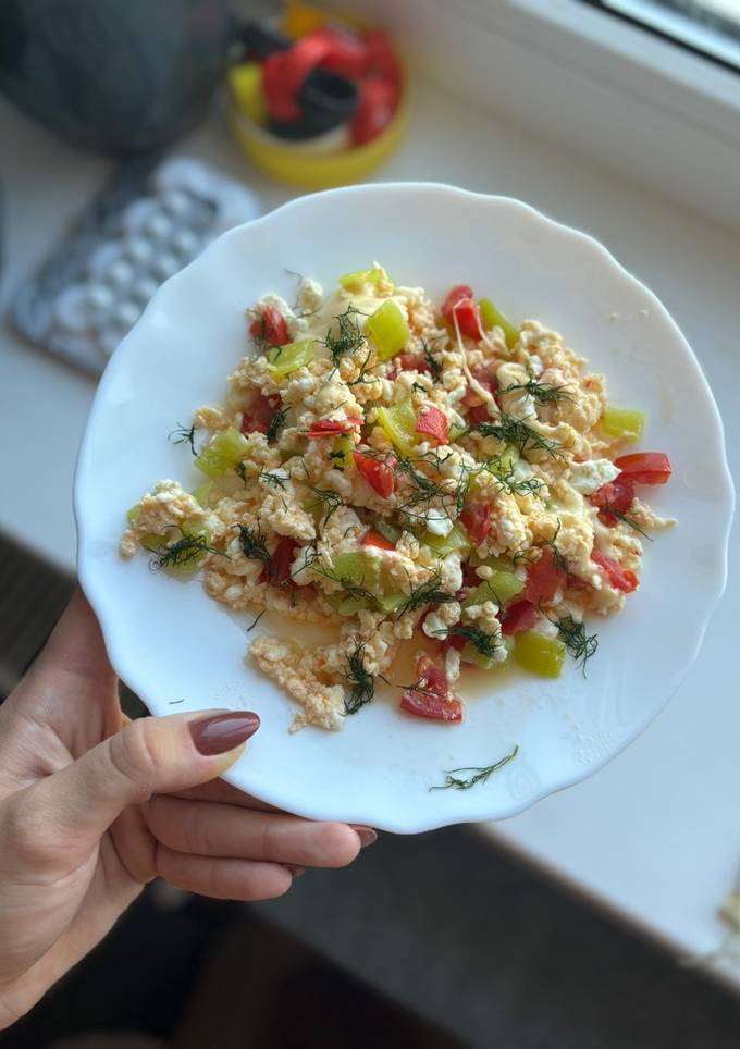 Скрембл з сиром (творогом) і овочами 🍅