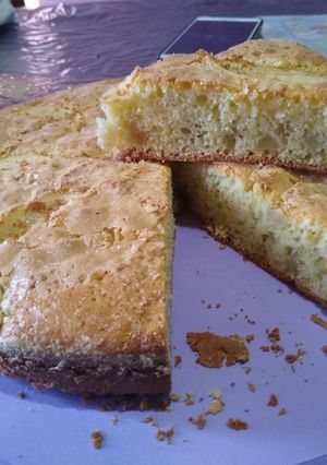 Una foto de Torta de manzana húmeda