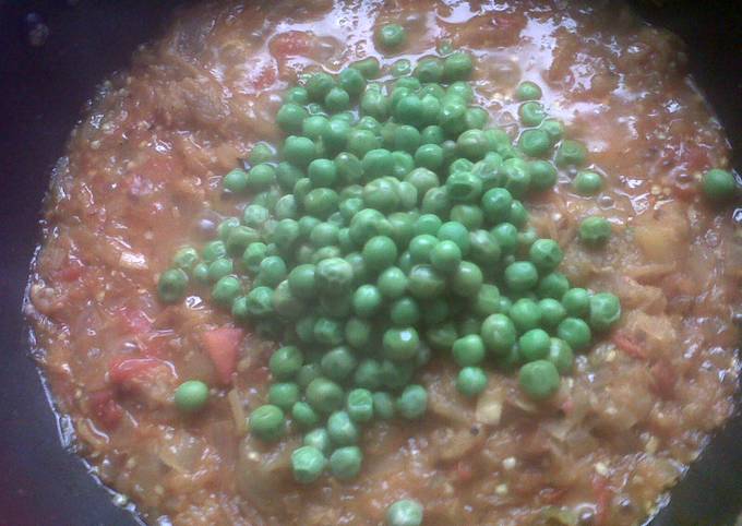 Baigan ka bharta with peas Recipe