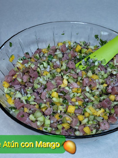 Una foto de Ceviche de Atún con Mango