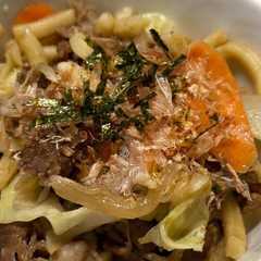 รูปของ 焼きうどんudon goreng  soft delights