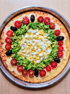 Una foto de Pizza saludable con masa de ricota 🍕 alta en proteínas y grasas saludables ❤ low carb🍕 sin gluten