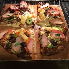 A picture of California Farm Cheese Pizza.