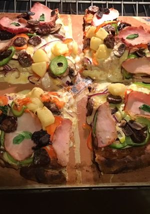 A picture of California Farm Cheese Pizza.