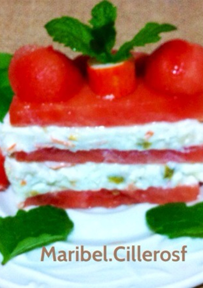 Una foto de Milhojas de sandía y queso crema