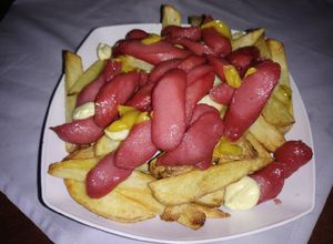 Una foto de Salchipapas👩‍🍳day