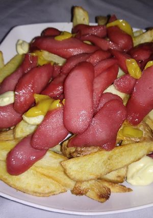 Una foto de Salchipapas👩‍🍳day