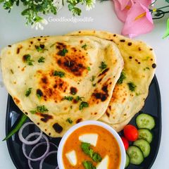 A picture of Butter Naan.