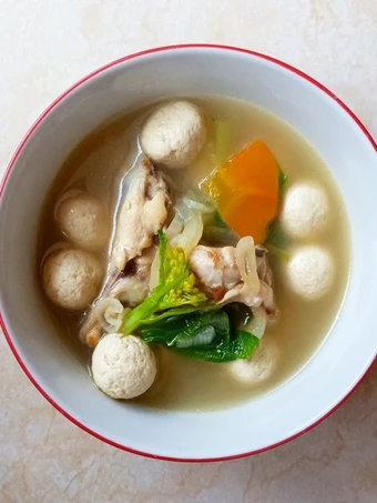 Langkah Mudah untuk Menyiapkan Resep Sup Bola Bola tahu ayam yang Uenak Anti Ribet, Lezat