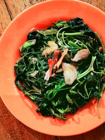 Cara Gampang Membikin Resep Cah kangkung saos tiram yang Uenak Anti Ribet, Mantap