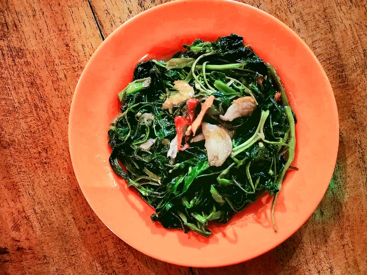 Cara Gampang Membikin Resep Cah kangkung saos tiram yang Uenak Anti Ribet, Mantap