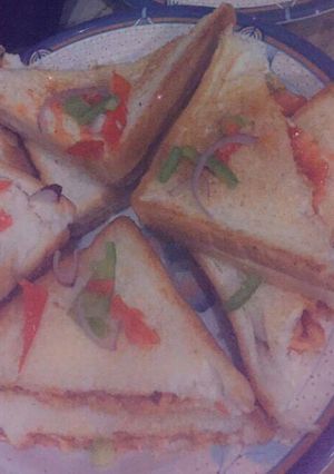 A picture of Chicken mayonnaise sandwich.