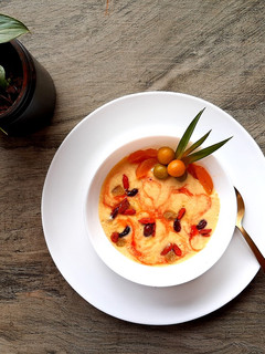 A picture of Passion pineapple oats.