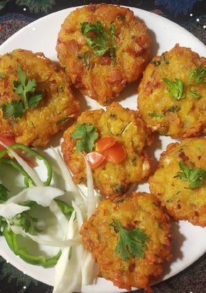 व्हेजी मॅगी कटलेट (veggie Maggie cutlet recipe in marathi) रेसिपी चे मुख्य फोटो 