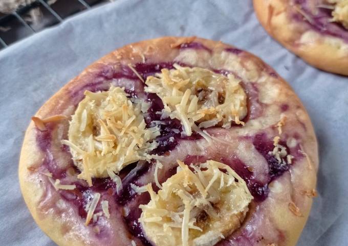 Cara bikin Pizza blueberry pisang