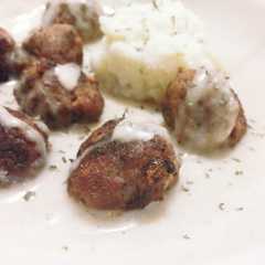 A picture of Swedish Meatballs.
