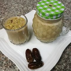 A picture of Almond date caster milkshak.