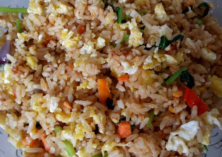 Bagaimana Menyiapkan Nasi goreng ala rumahan Enak dan Antiribet
