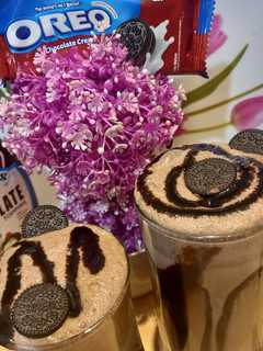 A picture of Oreo shake 😋.