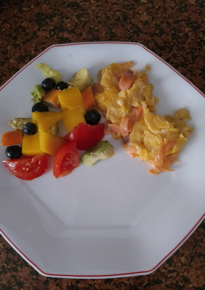 Una foto de Revuelto de Salmón ahumado