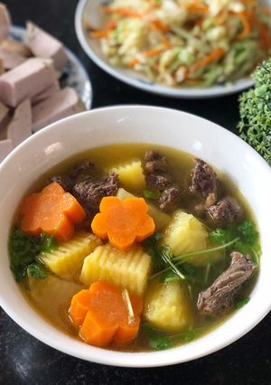 Hình của món Canh khoai tây thịt bò.