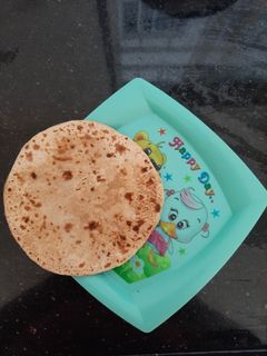 ફૂલકા રોટી (Fulka Roti Recipe In Gujarati) રેસીપી મુખ્ય ફોટો
