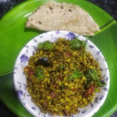A picture of Sprouted moong sabji with Roti.