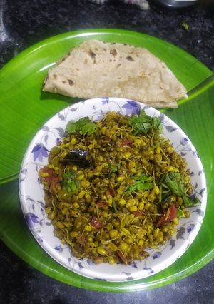 A picture of Sprouted moong sabji with Roti.