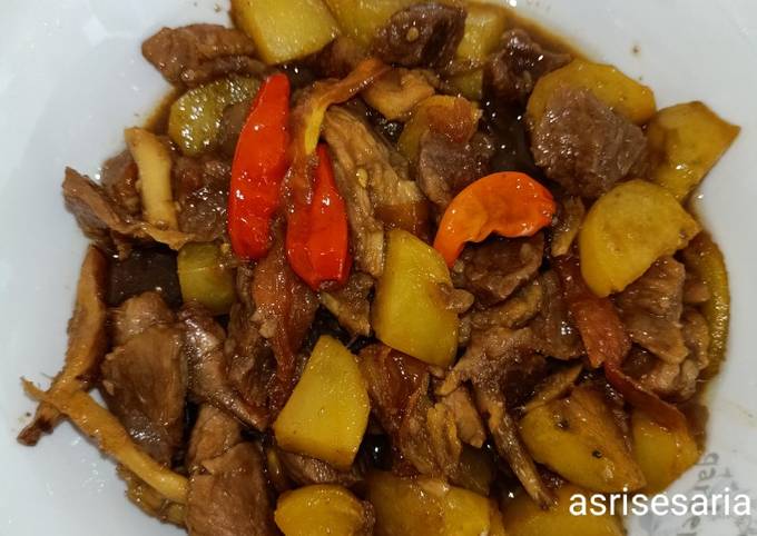 Semur Daging Kentang