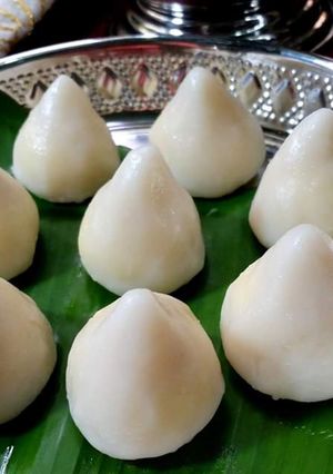 मोदक (Modak recipe in Hindi) रेसिपी मुख्य फोटो