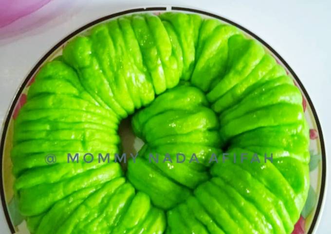 Wool Roll Bread Pandan Kukus