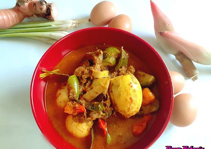 Gulai Telur Kelapa Sangrai