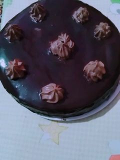 صورة لوصفة تورتة بكريمة الشوكولاته