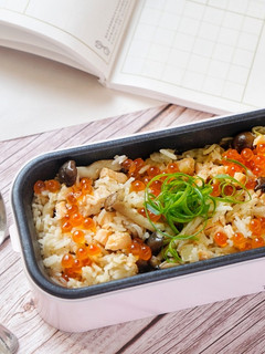 三文魚親子炊飯 的食譜成品照片