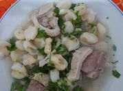 Una foto de mote carne