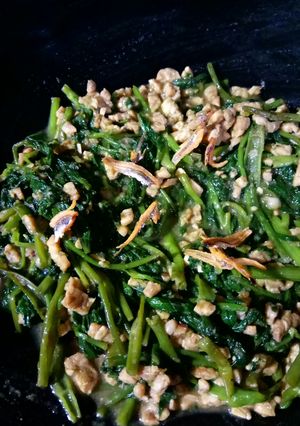 Foto resep Tumis kangkung tempe semangit