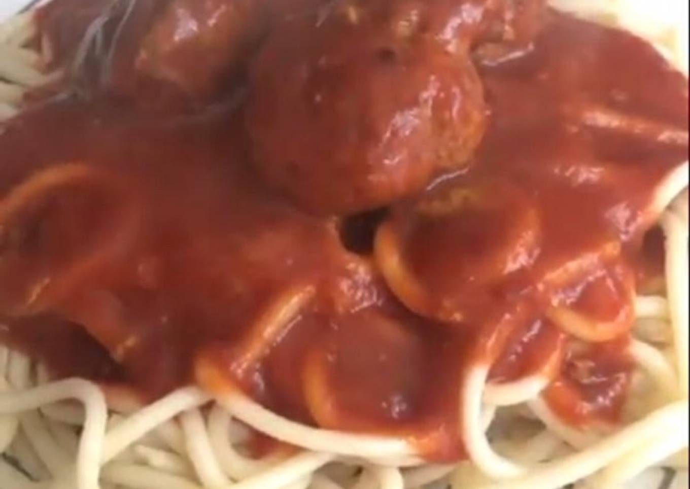 Albóndigas con tomate y chipotle