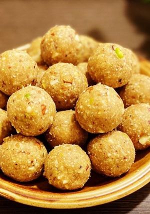 A picture of Falhari Makhana Ladoo.