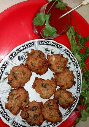 मूंग दाल पकौड़े (moong dal pakoda recipe in Hindi) रेसिपी मुख्य फोटो