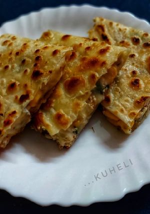 মেক্সিকান চীজি ভেজ ক্যাসেডিয়া (mexican Quesadilla recipe in Bengali) রেসিপির প্রধান ছবি
