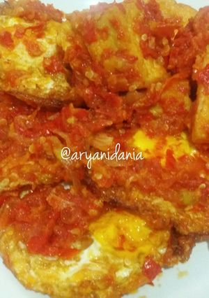 Foto resep Telur ceplok dan tahu balado