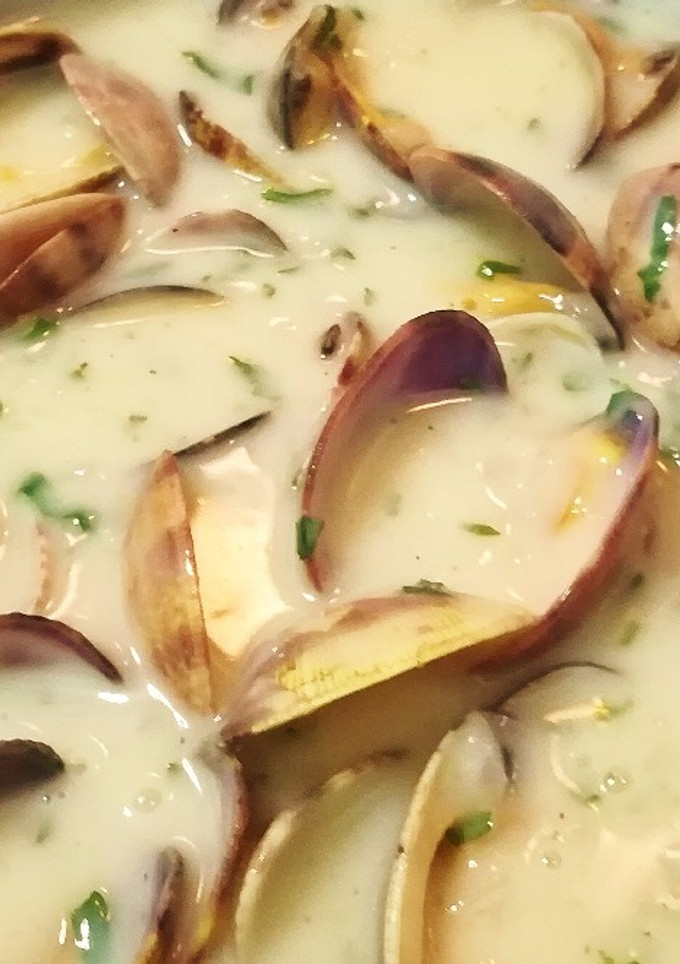 Una foto de Almejas en salsa verde