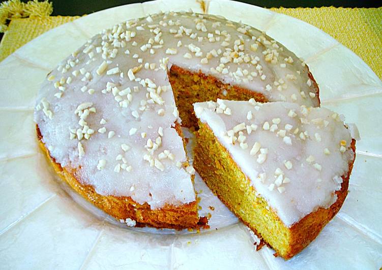 Bizcocho de zanahorias con glaseo blanco