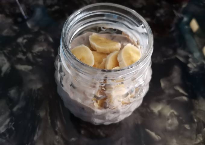 Recipe of Jamie Oliver Chocolate and banana overnight oats #noheatchallenge