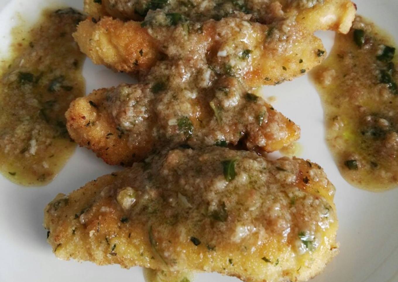 Pollo con salsa de albahaca