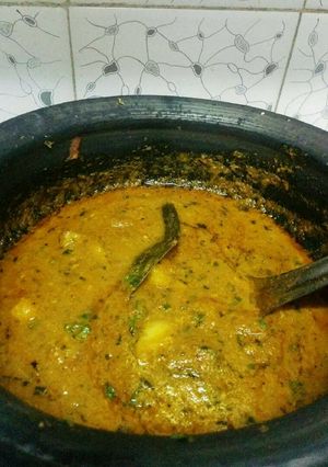 A picture of Dum Aloo.