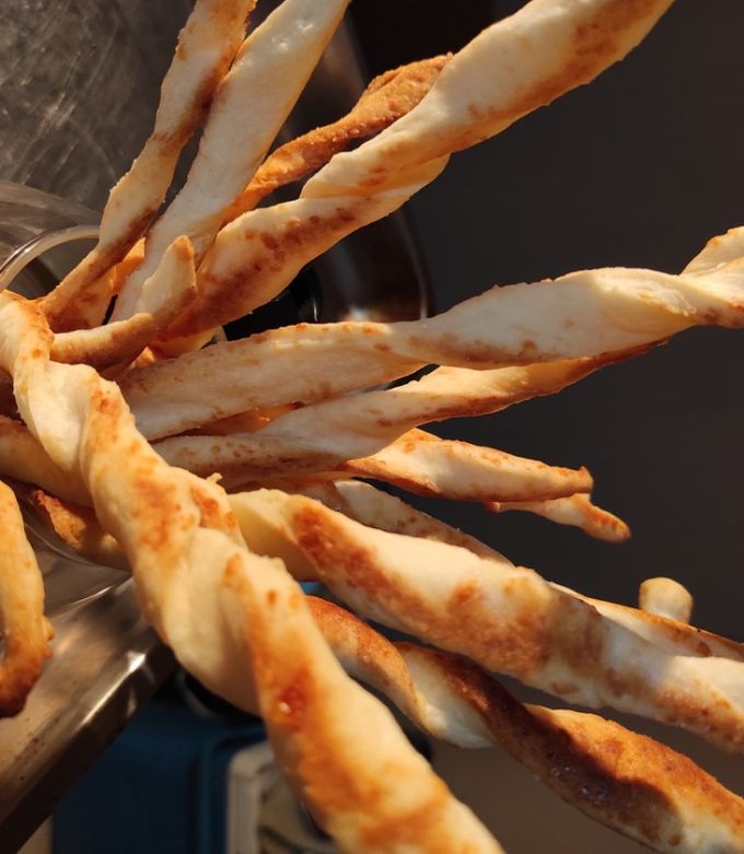 Una foto de Grisines de queso