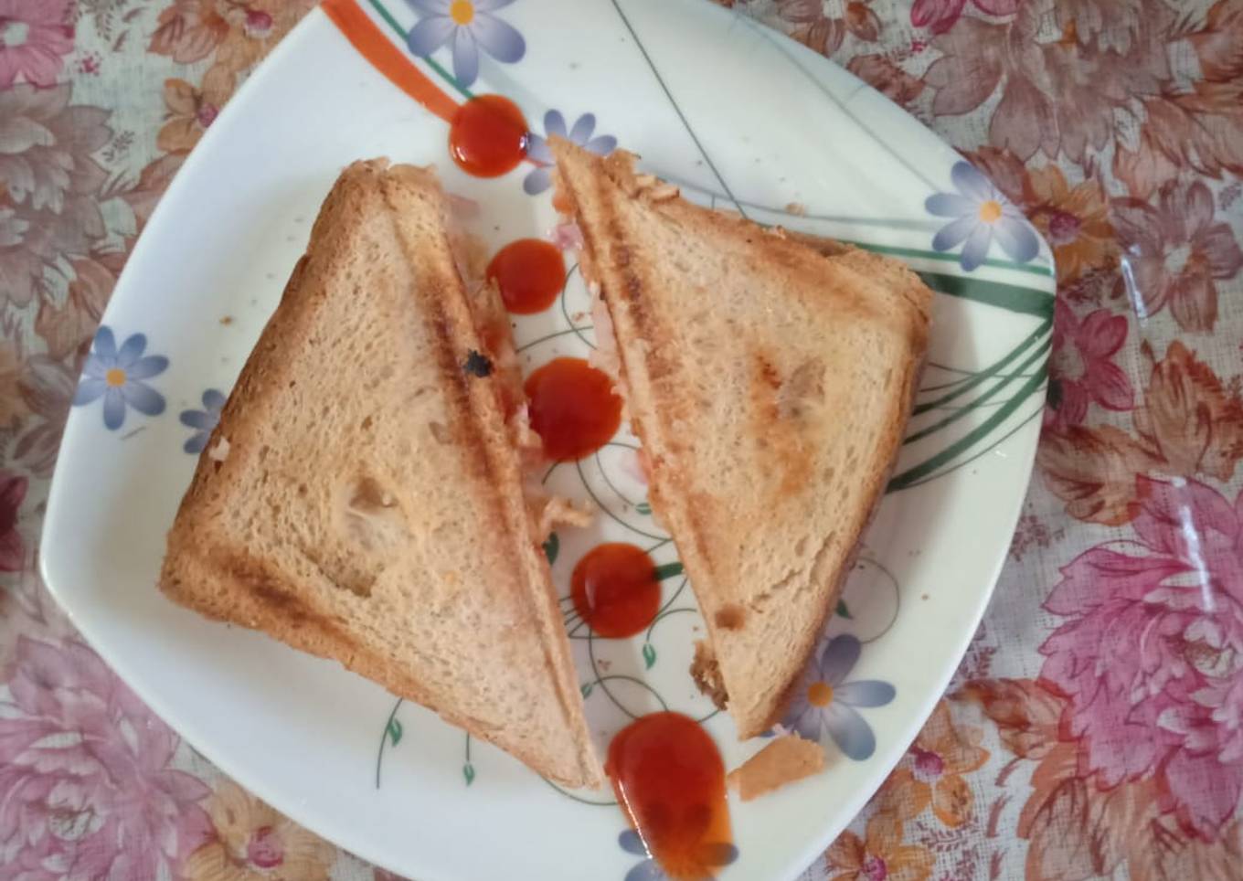 Tomato And Onion Sandwich