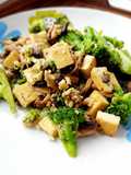 Mâncărică cu broccoli, ciuperci și tofu - de post